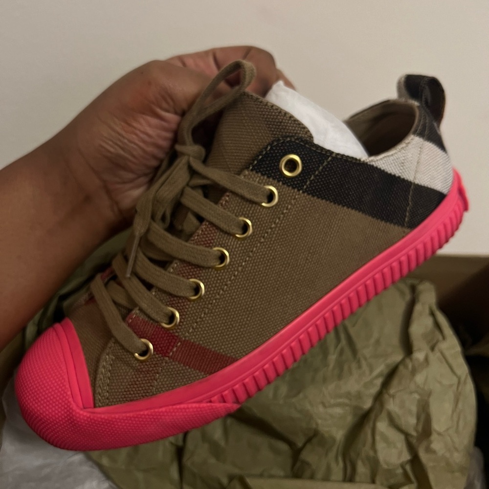 Burberry Brown Canvas Low-Top Sneakers with Pink Sole